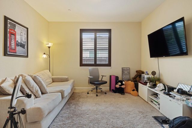 10423 Ian Ct, Stockton, CA 95209