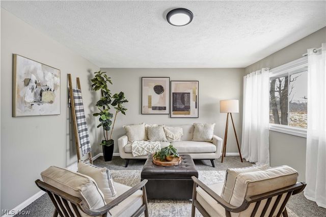 6672 Cleveland Road, Ravenna, OH 44266