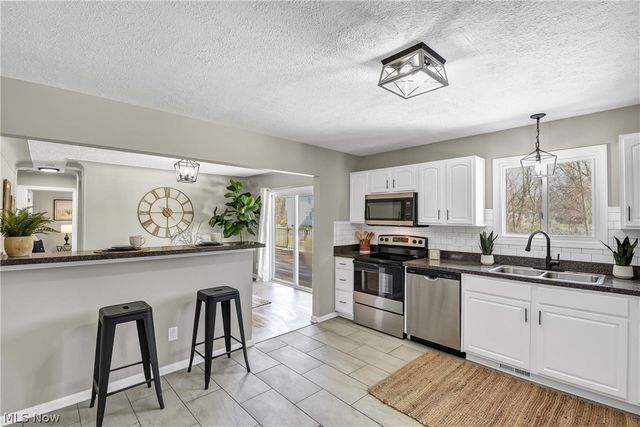 6672 Cleveland Road, Ravenna, OH 44266