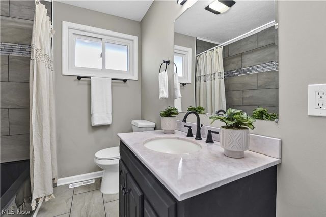 6672 Cleveland Road, Ravenna, OH 44266