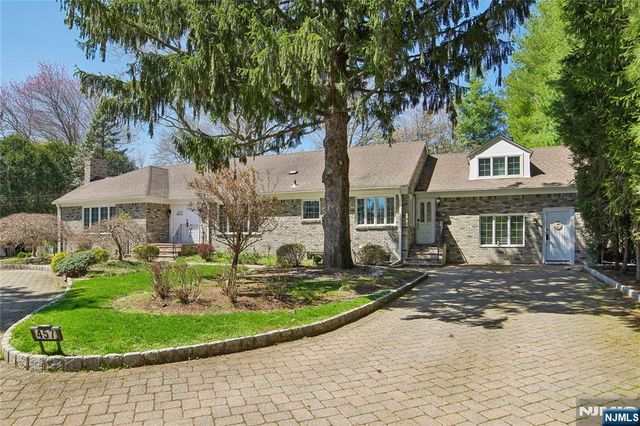 457 Summit, Norwood, NJ 07648
