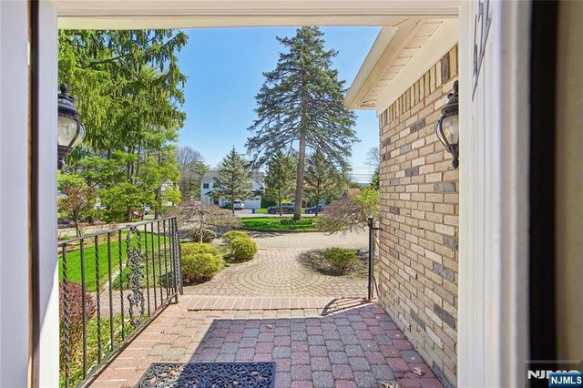 457 Summit, Norwood, NJ 07648