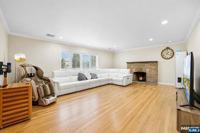 457 Summit, Norwood, NJ 07648