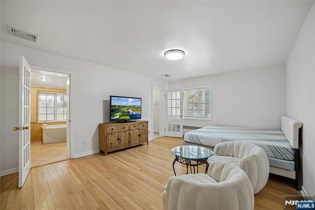 457 Summit, Norwood, NJ 07648