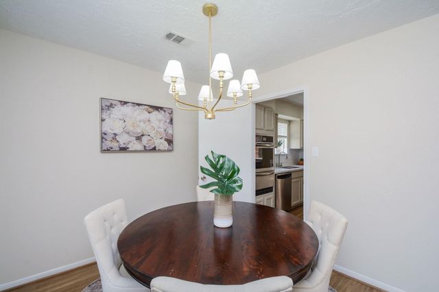 10427 Huntington Crest Drive, Houston, TX 77099