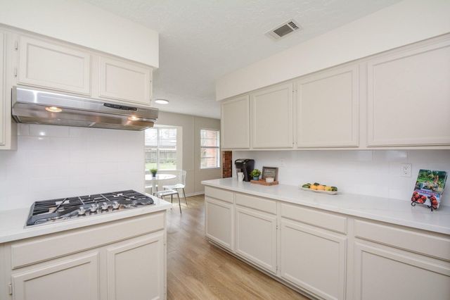 10427 Huntington Crest Drive, Houston, TX 77099