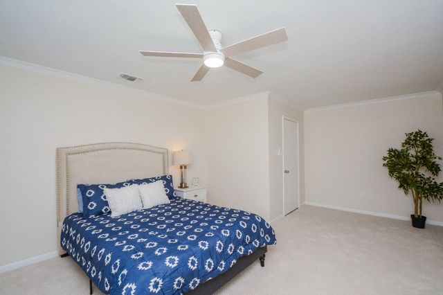 10427 Huntington Crest Drive, Houston, TX 77099