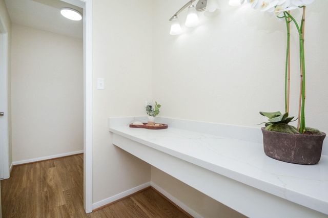 10427 Huntington Crest Drive, Houston, TX 77099