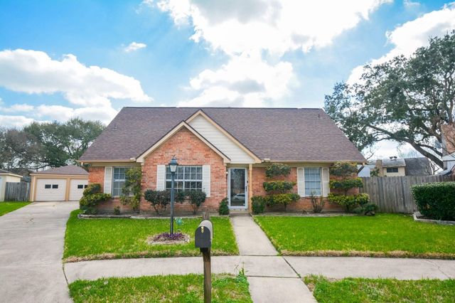 10427 Huntington Crest Drive, Houston, TX 77099