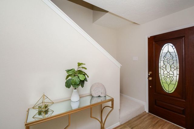 10427 Huntington Crest Drive, Houston, TX 77099