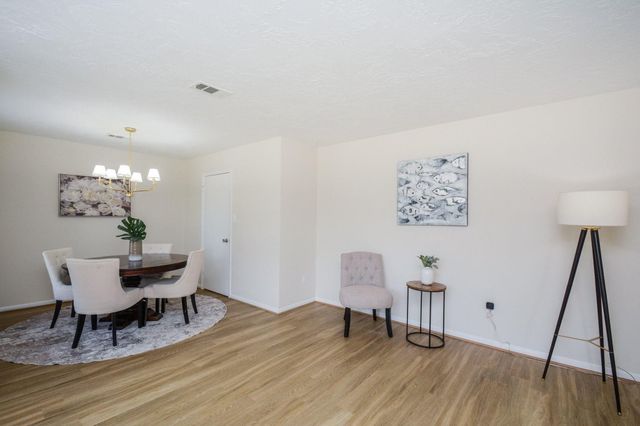 10427 Huntington Crest Drive, Houston, TX 77099