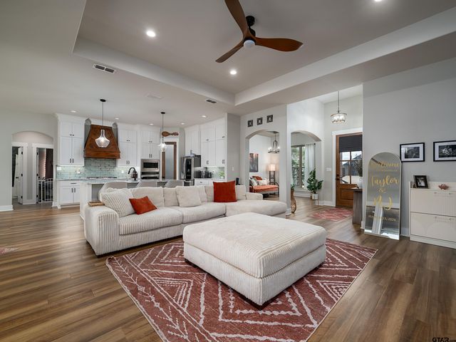 222 Serenity Dr., Bullard, TX 75757