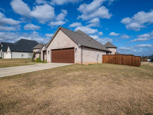 222 Serenity Dr., Bullard, TX 75757