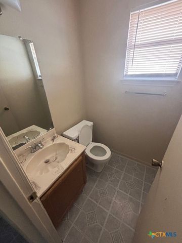 1813 Cedarhill Drive B, Killeen, TX 76543