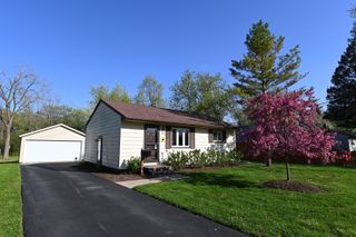 2739 N Pine Street, Waukegan, IL 60087