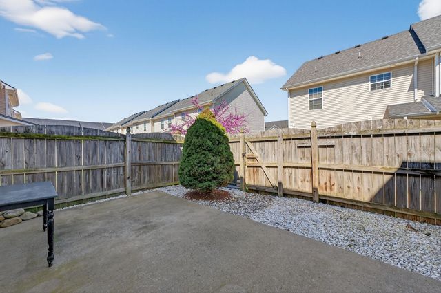 416 Kubota Dr, Murfreesboro, TN 37128