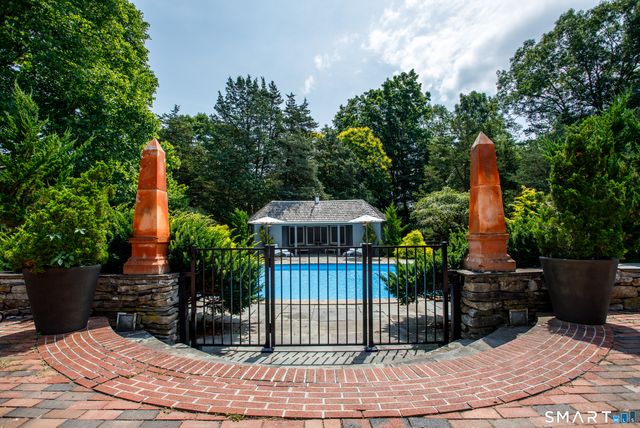 12 Gulliver Circle, Norwich, CT 06360