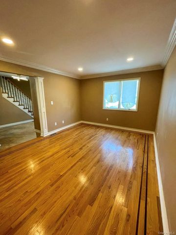 267 Seidman Place, Franklin Square, NY 11010