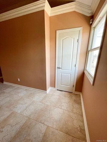 267 Seidman Place, Franklin Square, NY 11010