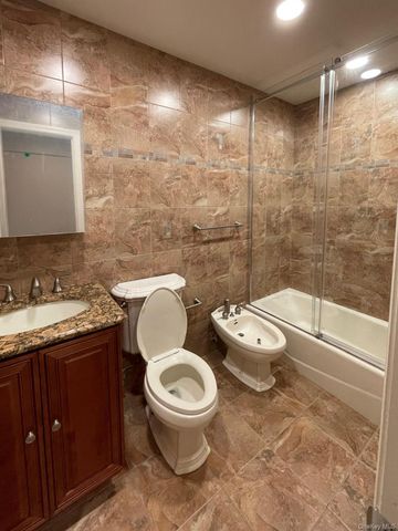 267 Seidman Place, Franklin Square, NY 11010