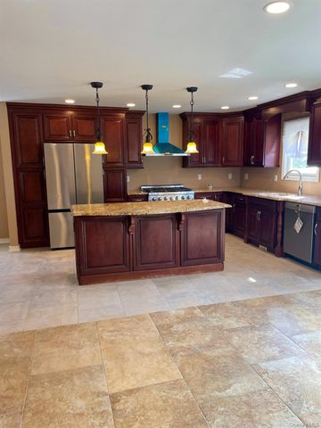 267 Seidman Place, Franklin Square, NY 11010