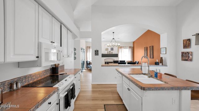 19907 N 69TH Avenue, Glendale, AZ 85308