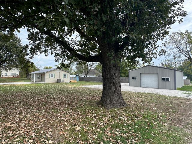 650 W 1st Street, Mountain Grove, MO 65711