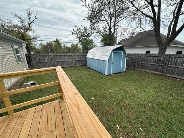 650 W 1st Street, Mountain Grove, MO 65711