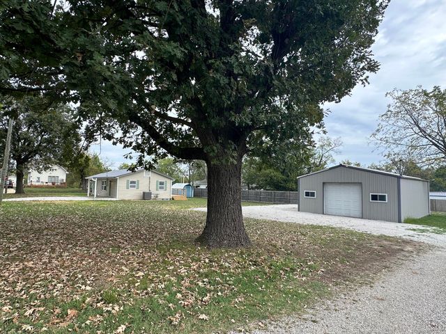 650 W 1st Street, Mountain Grove, MO 65711