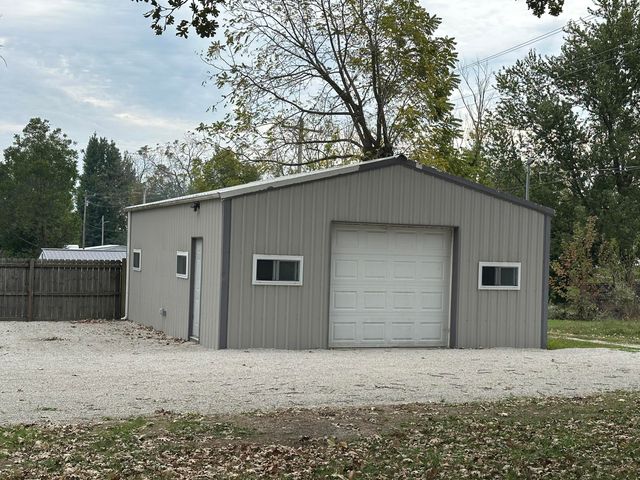 650 W 1st Street, Mountain Grove, MO 65711