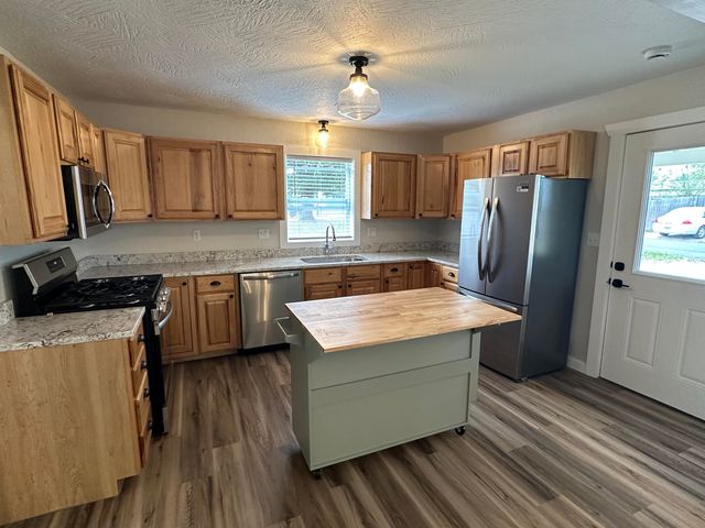 650 W 1st Street, Mountain Grove, MO 65711