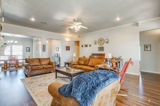 801 Creek Hollow Lane, Fort Worth, TX 76131