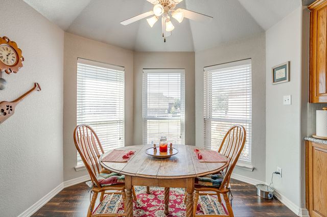 801 Creek Hollow Lane, Fort Worth, TX 76131