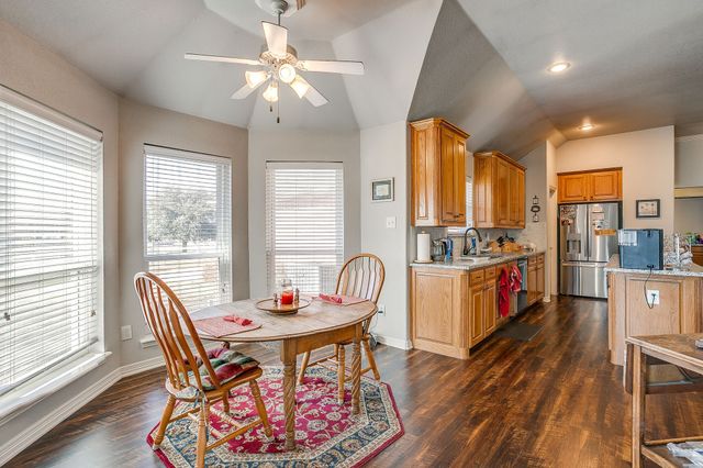 801 Creek Hollow Lane, Fort Worth, TX 76131