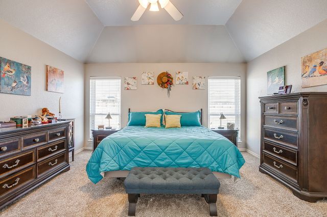 801 Creek Hollow Lane, Fort Worth, TX 76131