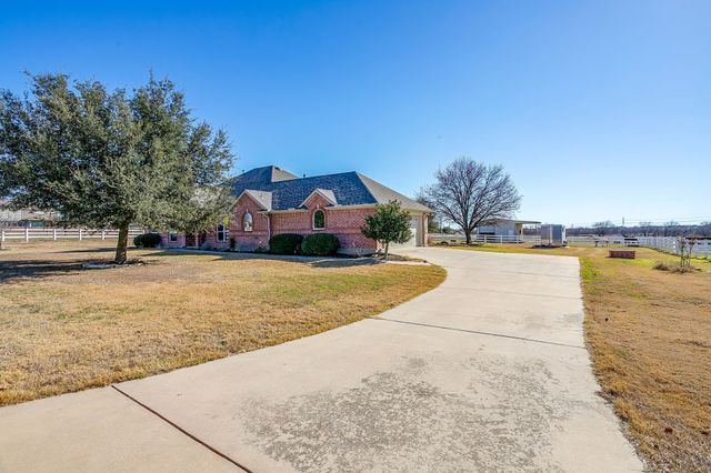 801 Creek Hollow Lane, Fort Worth, TX 76131