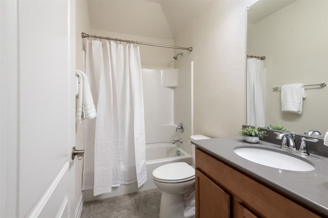 6516 Roaring Creek, Denton, TX 76226