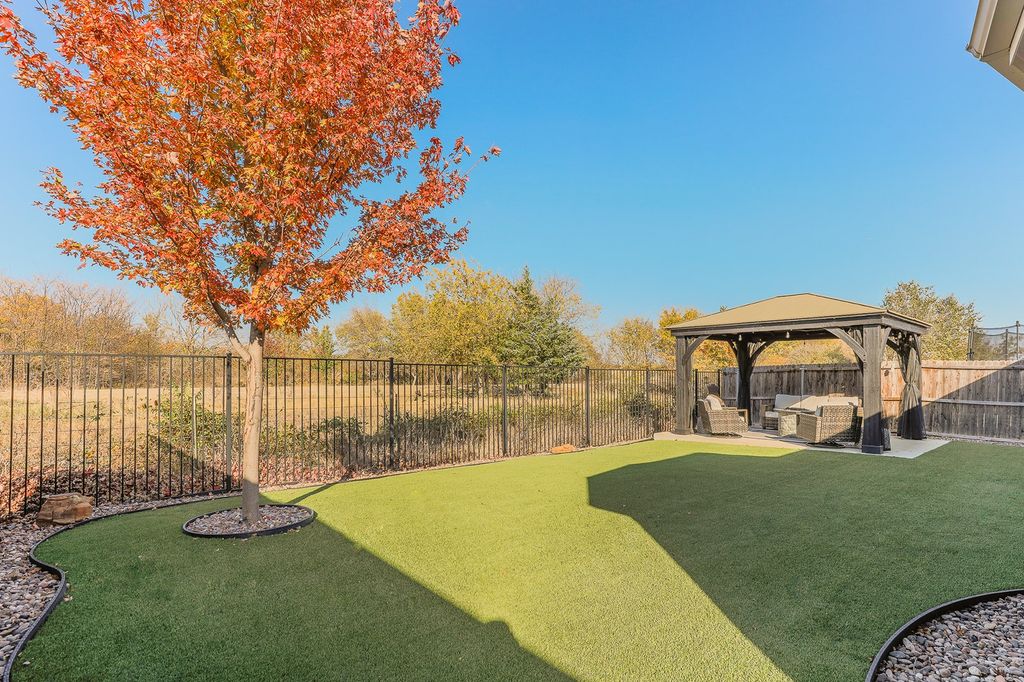 6516 Roaring Creek, Denton, TX 76226