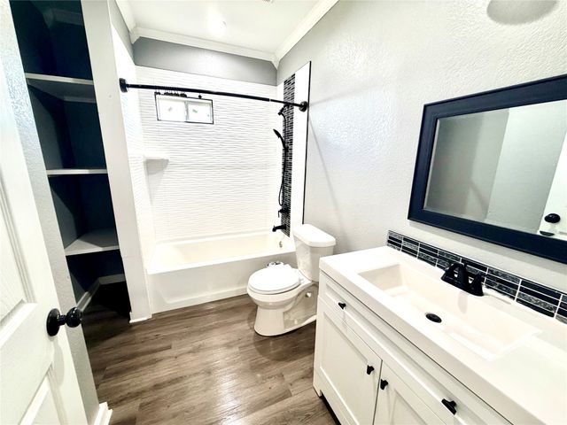 1613 W 11th Avenue, Corsicana, TX 75110