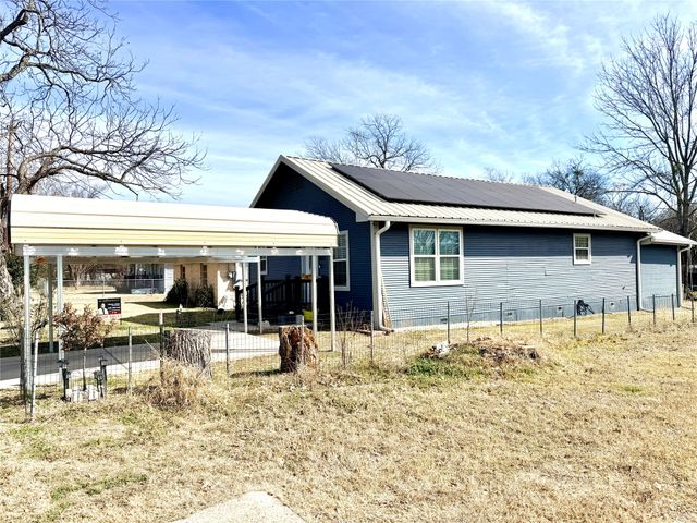 1613 W 11th Avenue, Corsicana, TX 75110