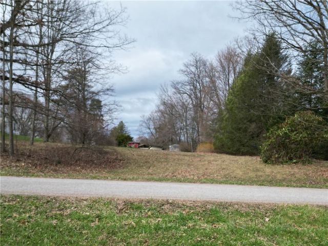 523 Unionville Rd, Franklin Twp, PA 16001