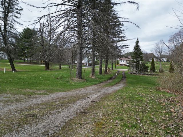 523 Unionville Rd, Franklin Twp, PA 16001