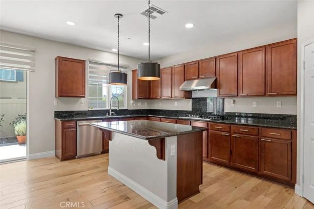 27425 Blackstone, Temecula, CA 92591
