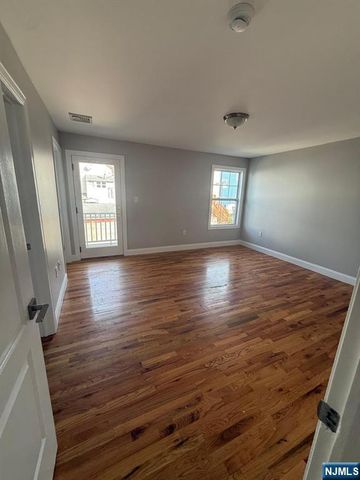 111 E 22nd Street 201, Paterson, NJ 07514