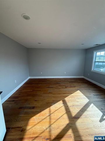 111 E 22nd Street 201, Paterson, NJ 07514