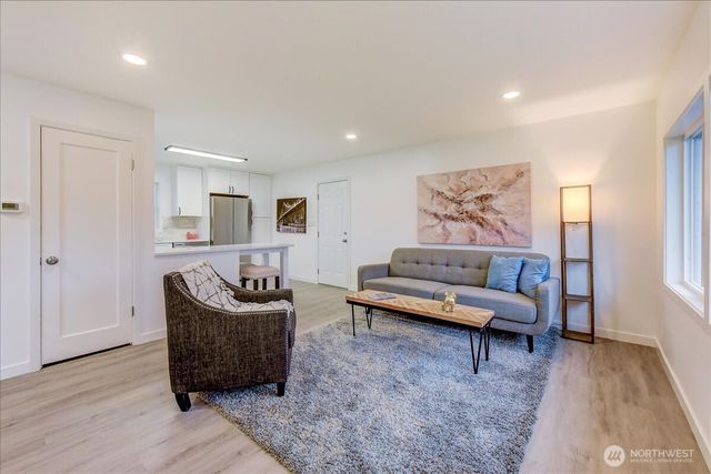 9320 31st Place SW, Seattle, WA 98126