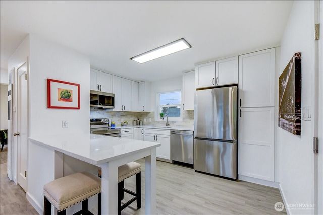 9320 31st Place SW, Seattle, WA 98126