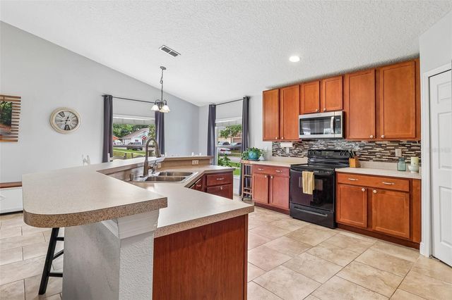 4181 WALTHAM FOREST DRIVE, Tavares, FL 32778