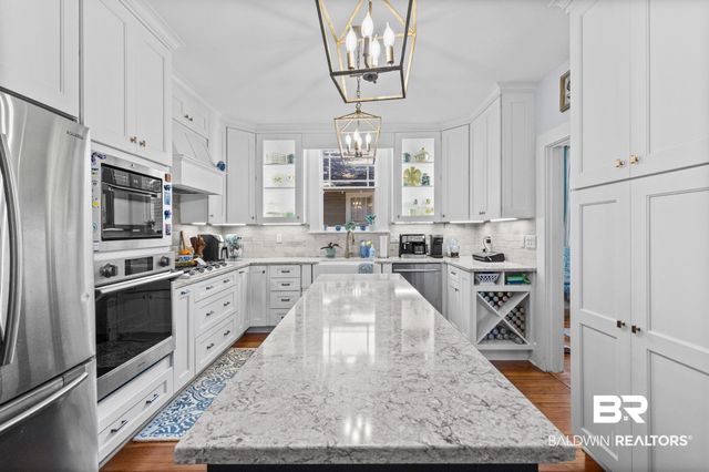 16 Macy Place, Mobile, AL 36604