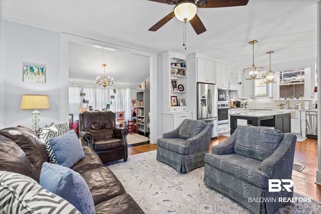 16 Macy Place, Mobile, AL 36604